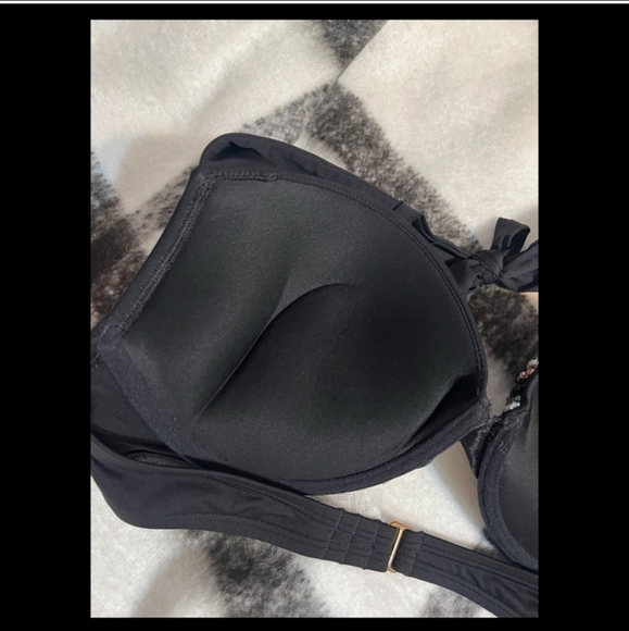 ✨️ VICTORIA'S SECRET Bombshell Bling Jeweled Bikini Swim Top ✨️ - Picture 3 of 3